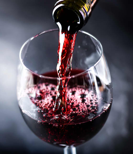 Pourquoi le vin rouge donne mal à la tête?