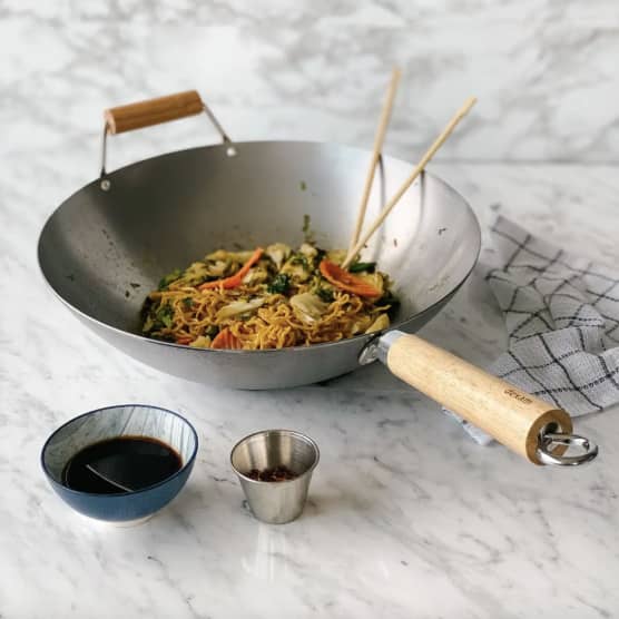 Wok électrique ou wok en acier carbone? Lequel choisir?