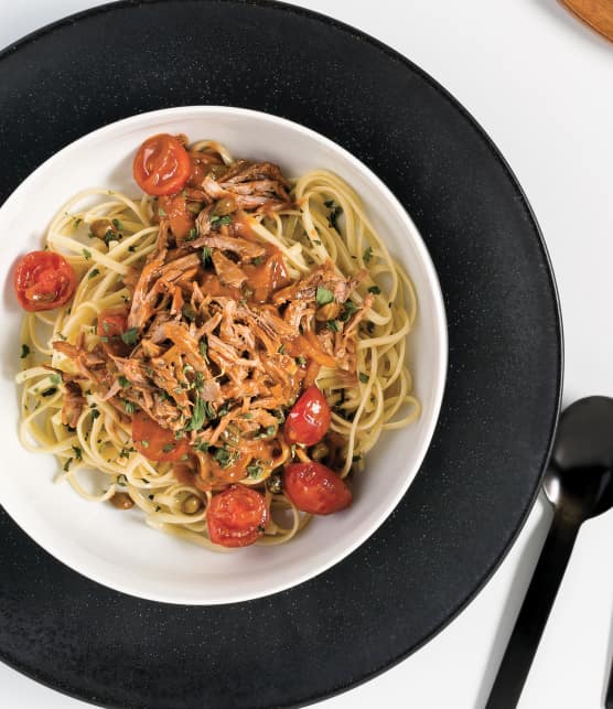 Linguinis au braisé d’agneau, câpres et aux tomates