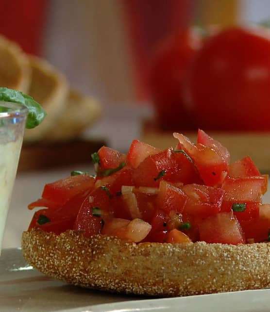 oeuf en cocotte à la tomate et au basilic