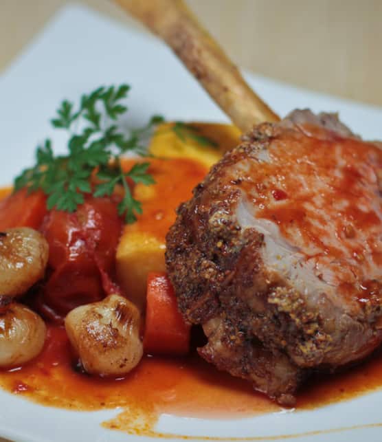 côte de veau de lait rôtie aux légumes racines
