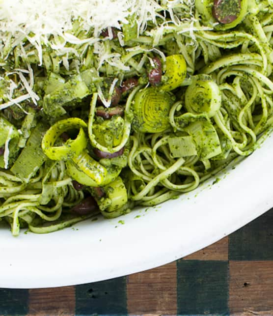 linguines au pesto de cresson, au pecorino et aux amandes