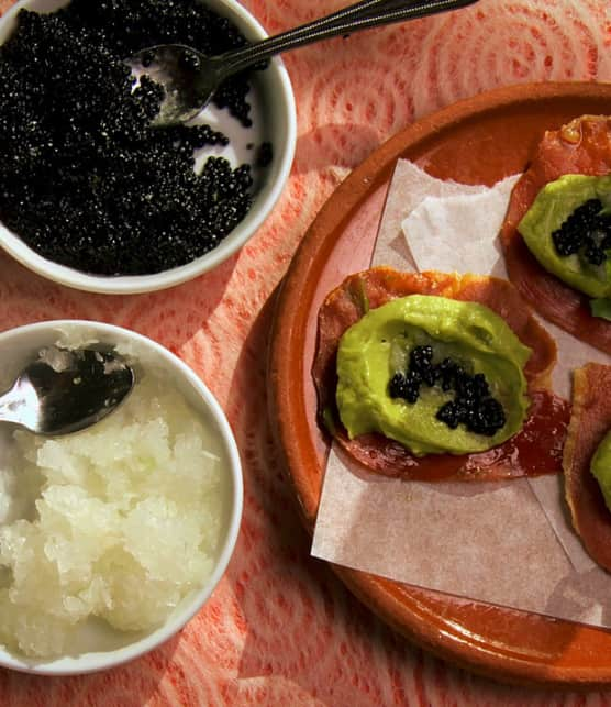 serrano, avocats et caviar de hareng