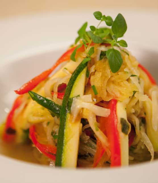 spaghetti de courge à l’essence de truffe et aux herbes