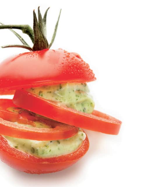 tomates cerises, chèvre et basilic