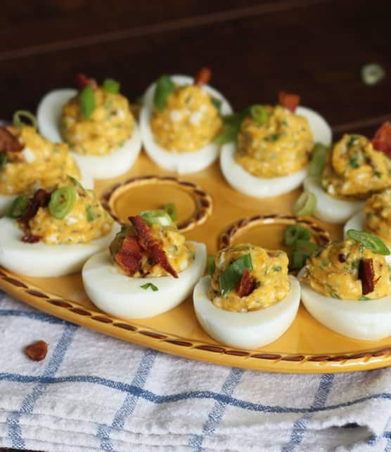 oeufs farcis épicés au bacon