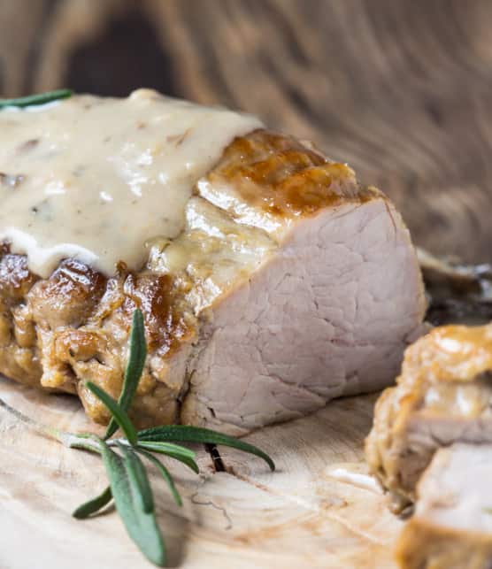 filet de porc avec sauce aux champignons et oignons