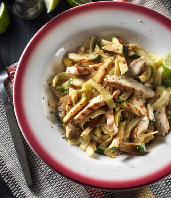 poulet grillé à la lime avec pâtes au jalapeno