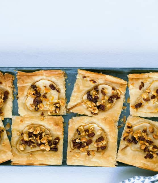 tarte de phyllo aux poires, noisettes, raisins et oranges