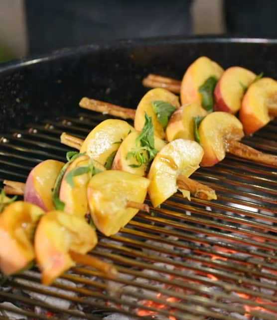 brochettes de pêches grillées