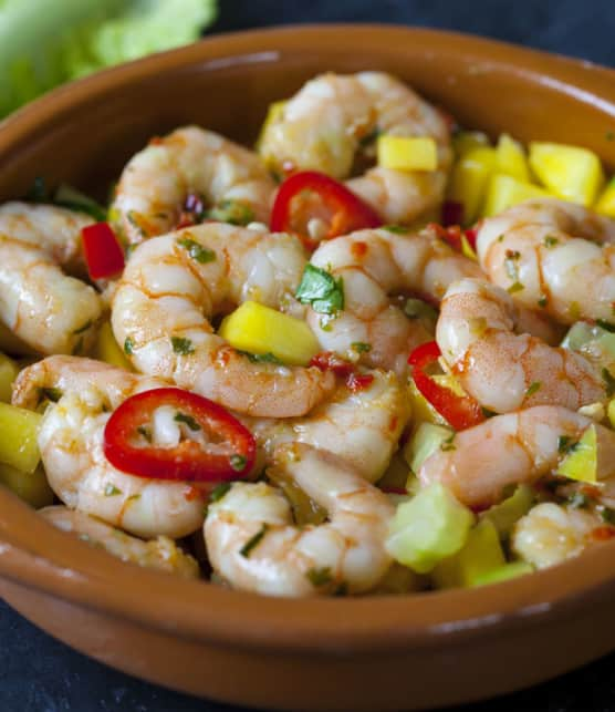 salsa aux fruits exotiques et aux crevettes fraîches