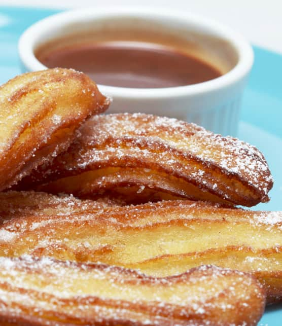 churros et sauce au chocolat