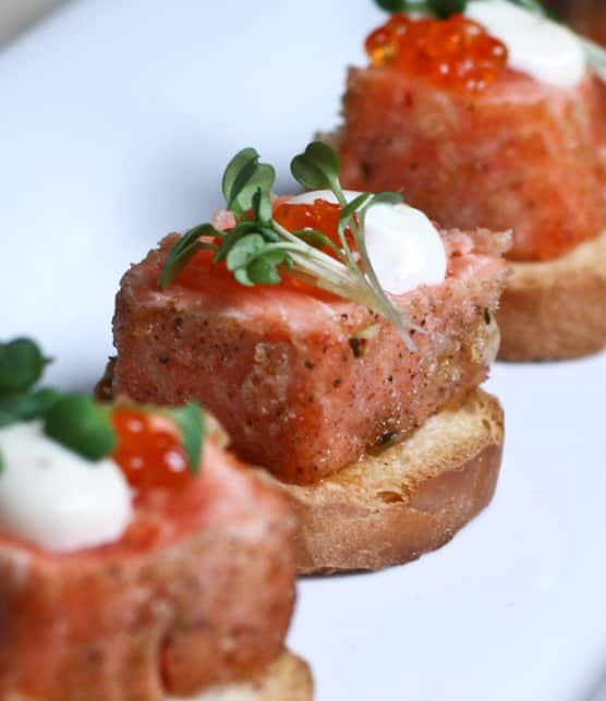 filets de saumon poêlés aux Rice Krispies, façon tataki