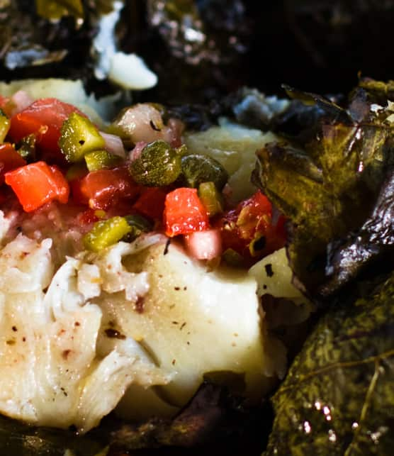 turbot grillé en feuille de vigne