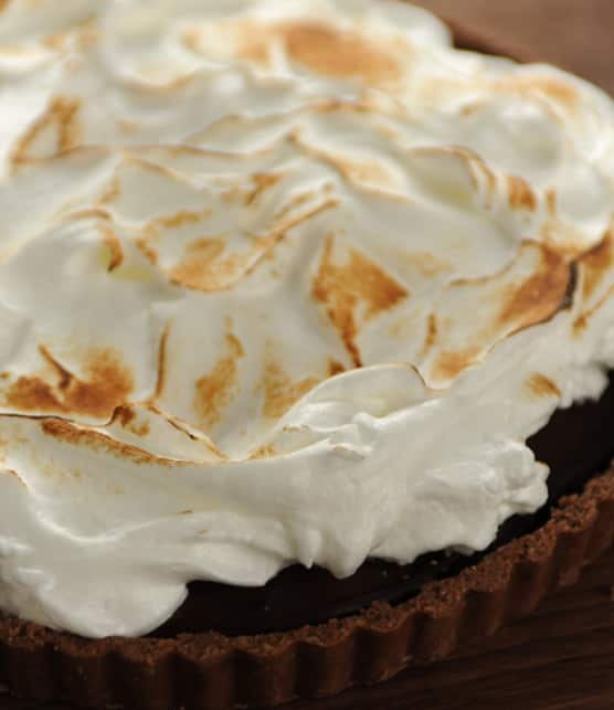 tarte au chocolat noir amer et à la meringue