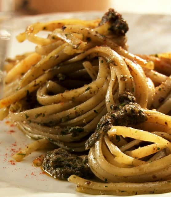 pâtes au pesto de persil et d'anchois