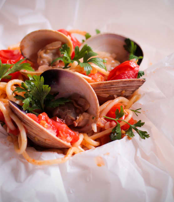 spaghettis aux palourdes en papillote