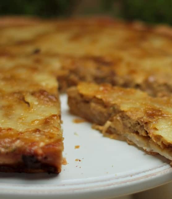 tarte à la bière, aux oignons et au cheddar