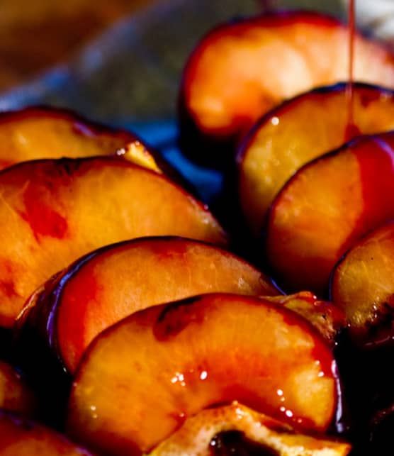 prunes grillées et sauce au porto