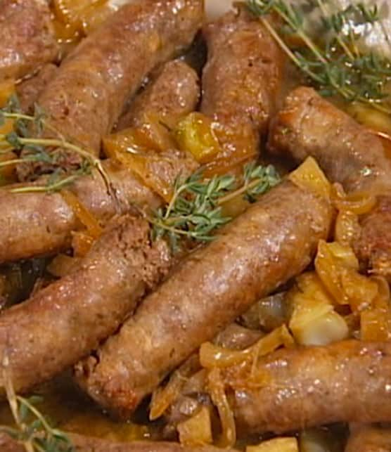 saucisse au four et oignons caramélisés