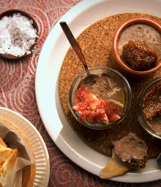 mousse de foie de volaille, chutney de figues blanches