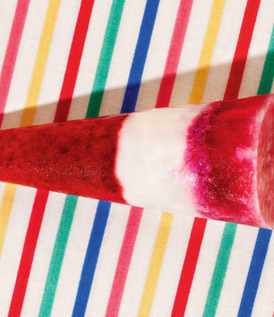 popsicles fraises, yogourt et crème de cassis