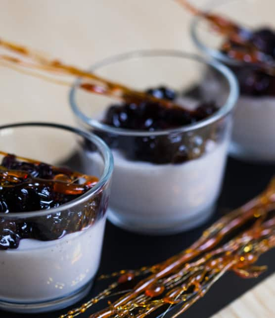 panna cotta à la crème fraîche et aux bleuets