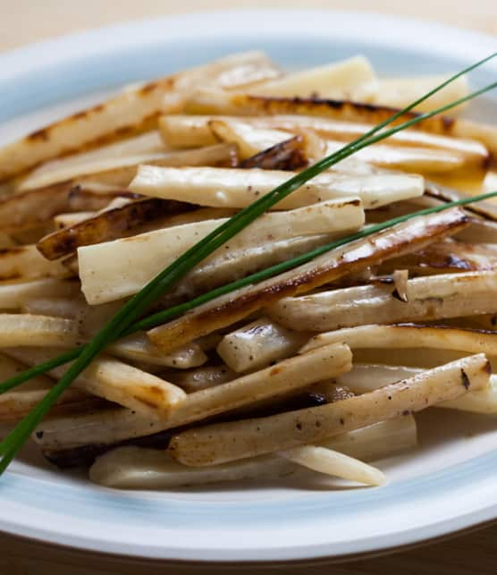 salsifis sautés à la crème de sauge et de ciboulette