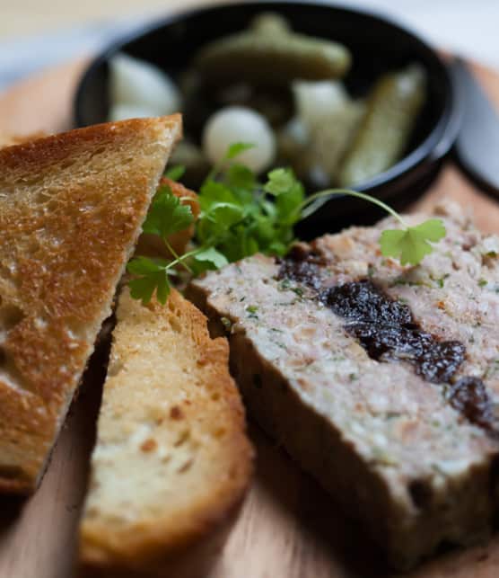 pâté de campagne aux pruneaux