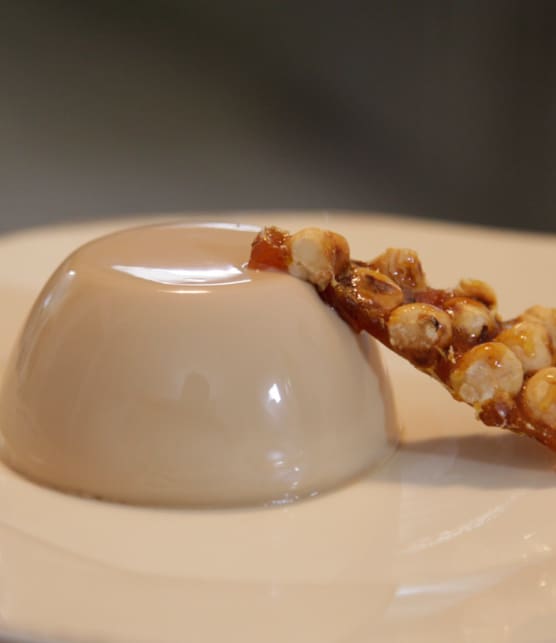 panna cotta à l'espresso et croquant cannelle-noisette