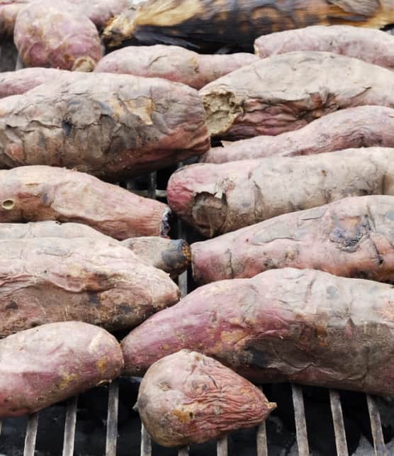 patates douces sur les cendres