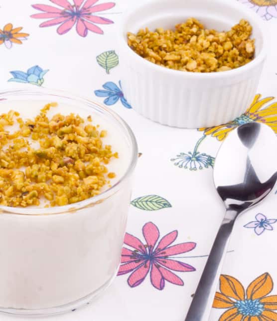 panna cotta à la vanille avec crumbles de pistaches