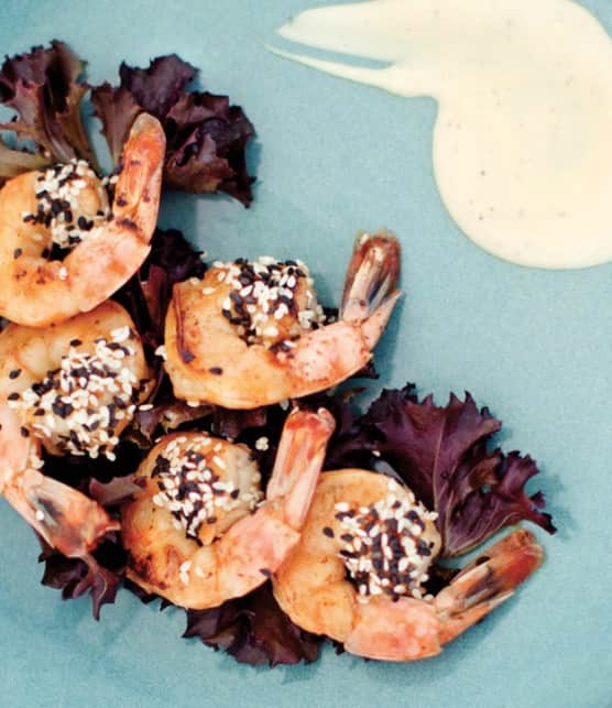 crevettes en croute de sésames et aïoli au beurre de pomme et à l'érable