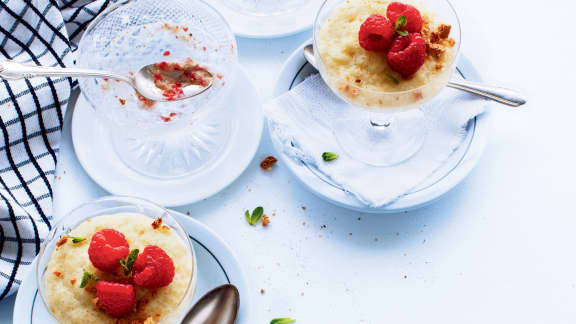 Verrines de tapioca au lait de coco et aux framboises