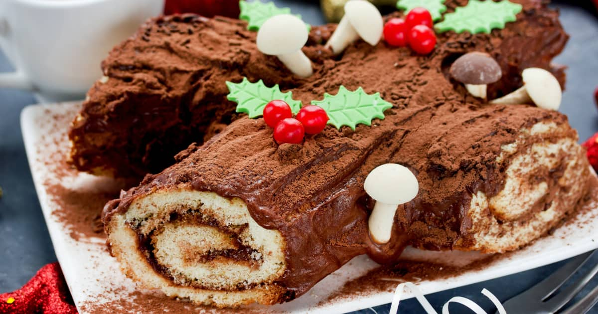 Bûche de Noël roulée traditionnelle au chocolat {facile et rapide} : Il  était une fois la pâtisserie