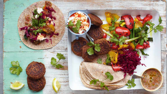 Wraps de falafels, légumes grillés et salsa