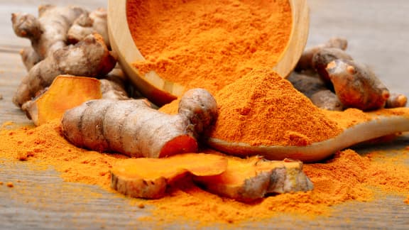 Voici 7 effets sur le corps lorsqu'on consomme du curcuma chaque jour