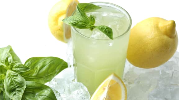 limonade pétillante au citron et basilic
