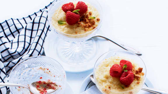 Verrines de tapioca au lait de coco et aux framboises