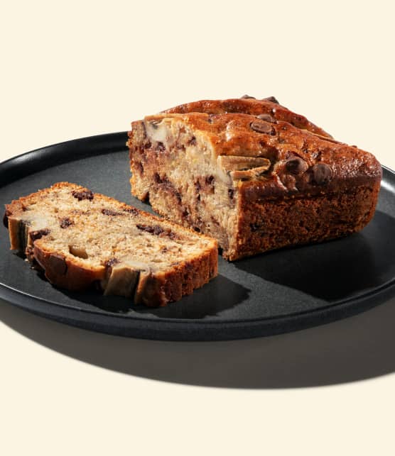 Pain aux bananes, pépites de chocolat et noix de Grenoble
