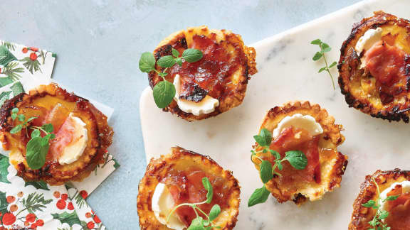 Mini tartelettes tatin au jambon et fromage avec confiture d’oignons