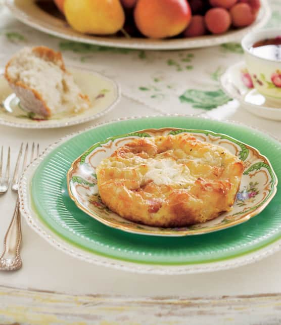 Mini strata aux croissants, au jambon et au chèvre