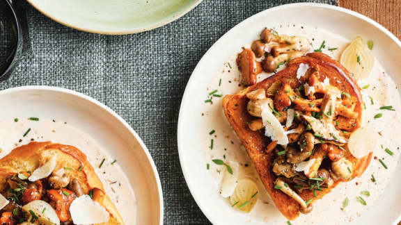 Tartines aux champignons poêlés à la sauce suprême