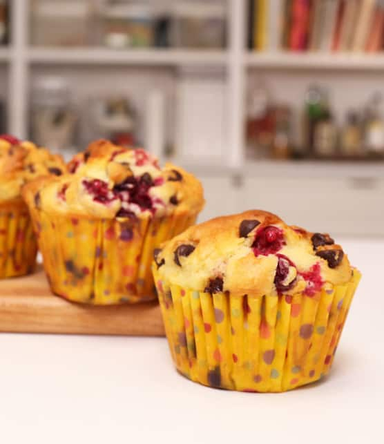 Cuisiner des muffins canneberges et chocolat