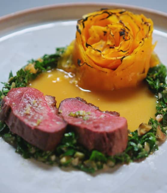 Magret de canard miel et orange avec courge en fleur