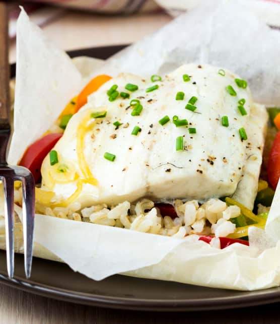 papillotes de morue, beurre citronné aux herbes fraîches
