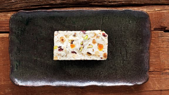 Nougat aux fruits et aux noix