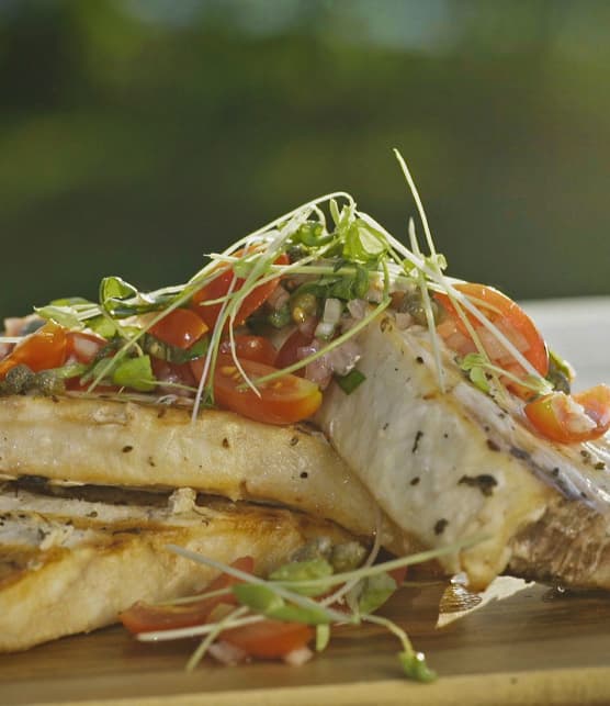 Espadon grillé avec sauce vierge