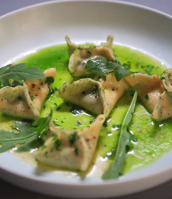 Pâtes imprimées à la ricotta avec huile de roquette