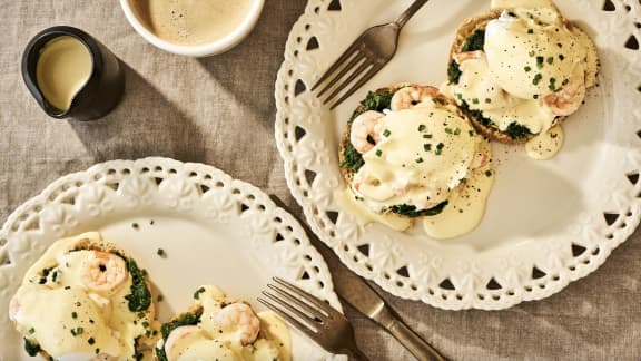 Oeufs bénédictine aux crevettes & aux épinards